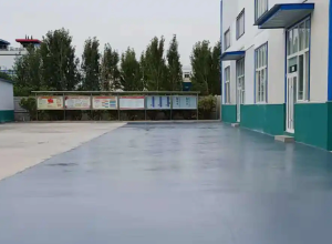 云阳彩色路面喷涂翻新的材料对冬季